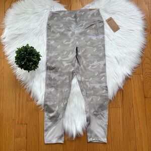 VS PINK Ultimate Active Camo Leggings